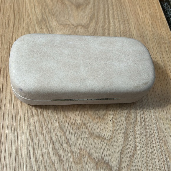 Chloe Glasses Case Vegan leather and metal Spring closure Gently worn - Picture 3 of 8